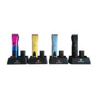 Tondeuse sans fil rechargeable pour chien, lame détachable acier sur fond blanc